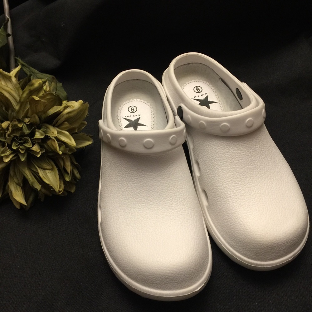 Black Star-White Clogs, Size: 9 - Picture 2 of 4